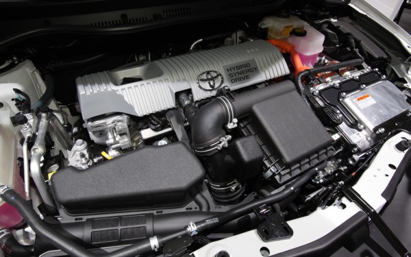 Power comes from the Toyota Synergy Drive System that uses a 1.8 petrol and electric CVT motor using a NM/H battery pack. Servicing intervals could be longer that 10.000 miles but being a Toyota... its bound to be utterly reliable.